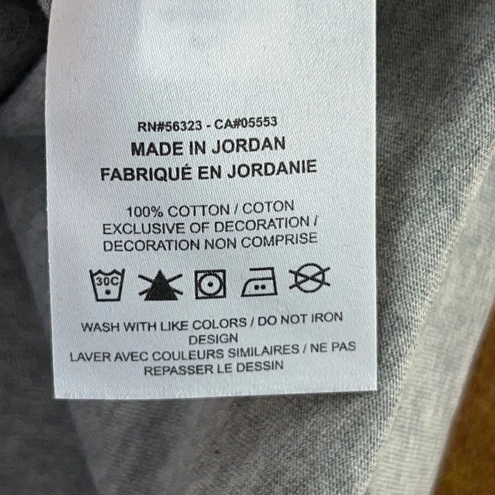 Nike Mens Medium Gray Futura Logo Short Sleeve T-Shirt NWT